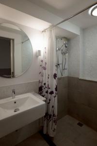Surachet at 257 Boutique House - 41