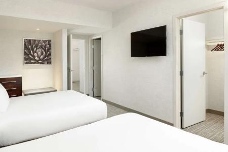 DoubleTree Suites by Hilton Phoenix - 55