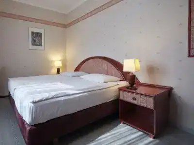 Hôtel Crystal - 1
