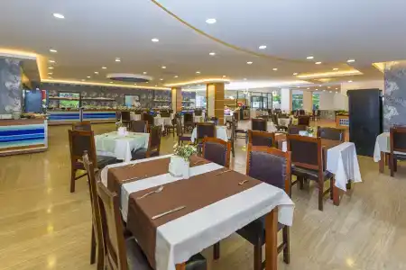 Club Aqua Plaza - 27