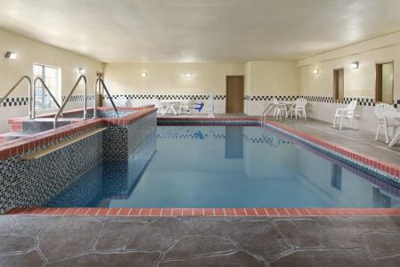 Country Inn & Suites by Radisson, West, KS - 16