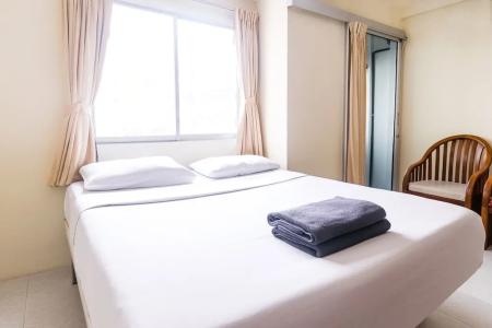 18 Coins Cafe & Hostel - 54