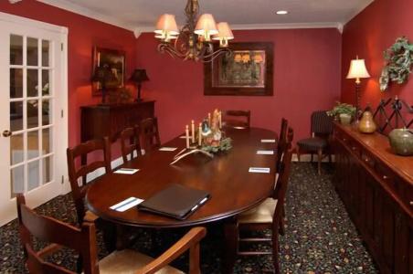 Hillwinds Inn - - 11