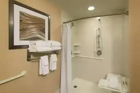 Courtyard by Marriott Hershey - 41