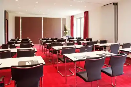 Sheraton Duesseldorf Airport - 9