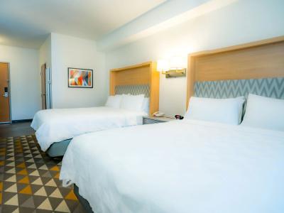 Holiday Inn, An Ihg - 2