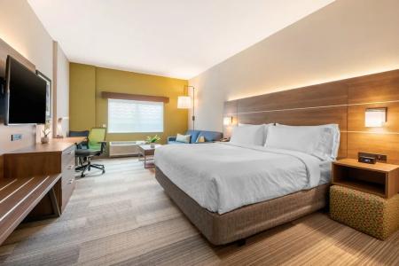 Holiday Inn Express & Suites - St. Petersburg - Madeira Beach, an IHG - 76