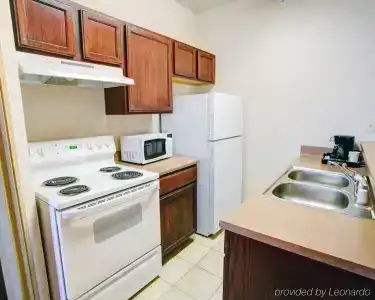 Quality Inn & Suites Near University - 18