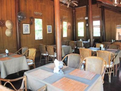 Harry's Bungalows & Restaurant - 25