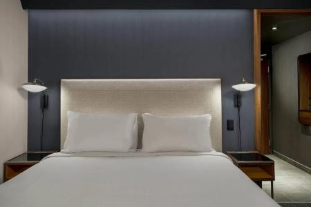 Courtyard by Marriott Charlotte Waverly - 2