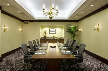 DoubleTree by Hilton Chicago Magnificent Mile - 24