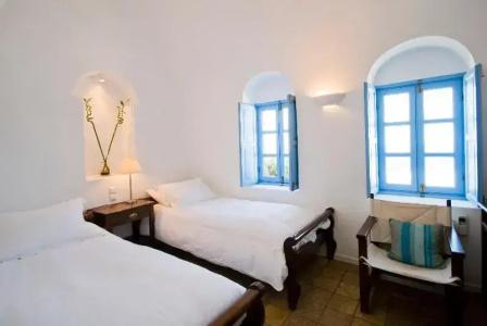 Pantelia Suites - 247