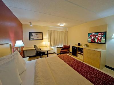 Red Roof Inn Plus+ Miami Airport - 4