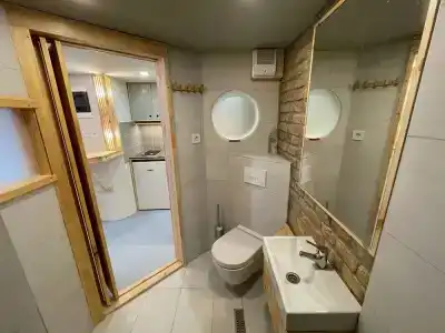 Lavender Circus Hostel, Doubles & Ensuites - 55