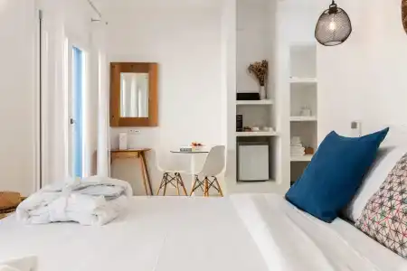 Bluetopia Suites - 13