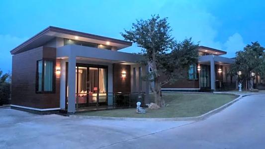 Nutchana Hill Boutique - 57