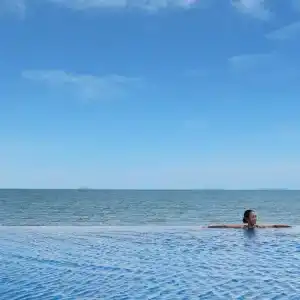 Sara Beachfront Boutique - 27