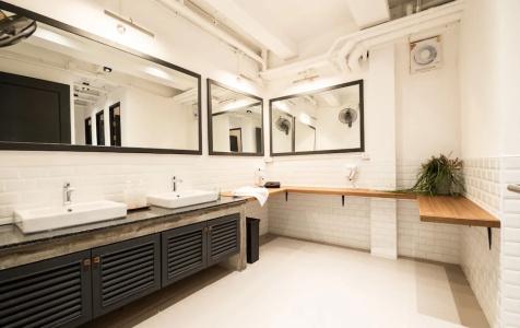 Warm Window Silom - 50