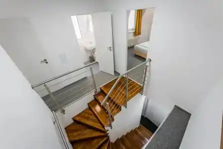 Ostaš Praha - 102
