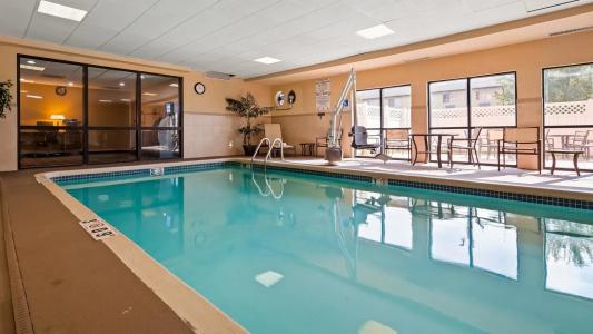 Best Western Plus Airport - Kci East - 17