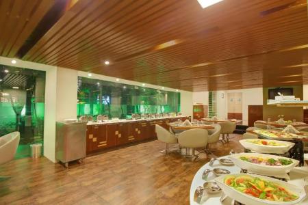 Monarch Luxur - Infantry Road - 15