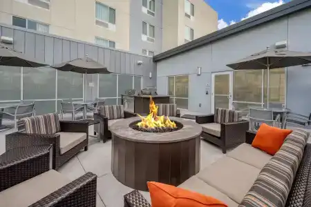 TownePlace Suites by Marriott Indianapolis Airport - 18