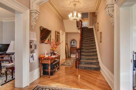 Stone Maiden Inn - 11