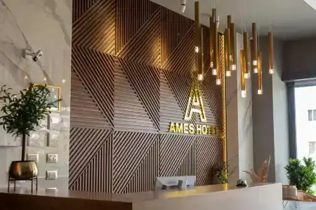 Ames & Spa - 12