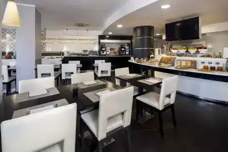 Holiday Inn Genoa City, An Ihg - 26