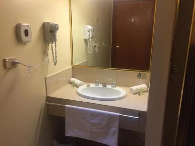 St Georges Motor Inn - 90