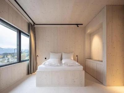 The Hide Flims - 82