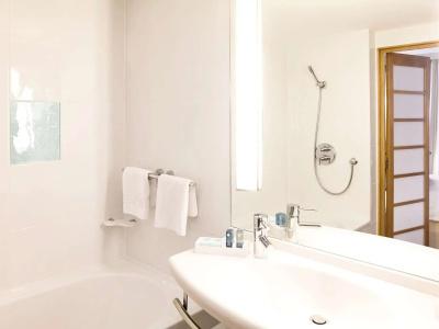 Novotel Edinburgh Park - 9