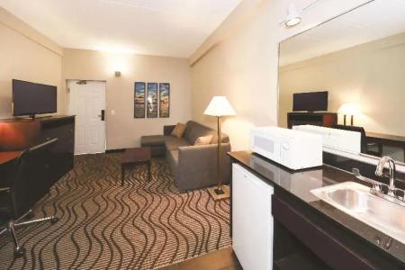 La Quinta Inn by Wyndham near Cedar Point - 28