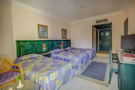 Palm Beach Resort Families and Couples only - 31