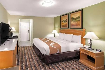 Quality Inn & Suites - 36