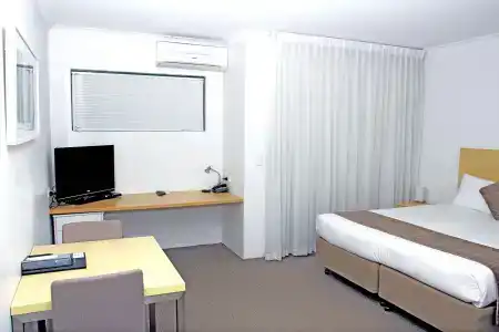 Perth Ascot Central Apartment - 5
