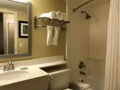 Best Western On The Bay Inn & Marina - 47