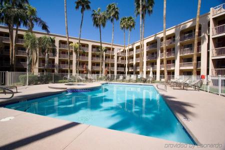 Best Western Plus Thunderbird Suites - 48