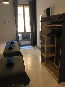 Feel Hostels Soho - 46