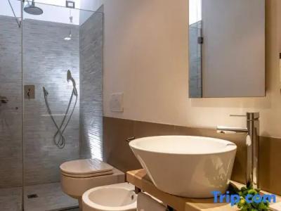 Le Rose Suite - 155