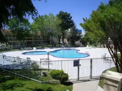 Vagabond Inn - 3