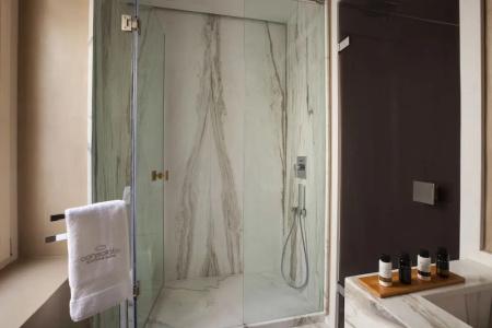 Consolato Boutique - 168