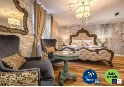 Plaza Marchi Old Town - Mag Quaint & Elegant Boutiques - 115