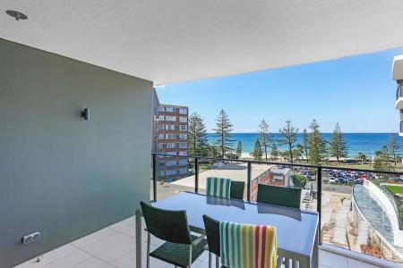 Ambience on Burleigh Beach - 37