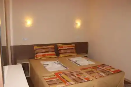 Fits Guest House - 24