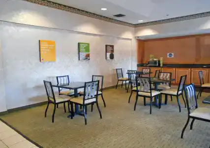 Red Roof Inn Plus+ & Suites Savannah – i-95 - 9