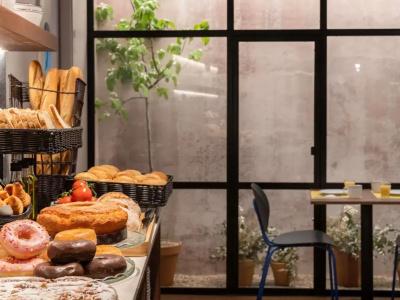Ibis Styles Zaragoza Ramiro I - 11