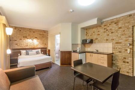 Highlander Motor Inn - 24