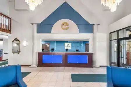 Clarion Inn & Suites Northwest - 1