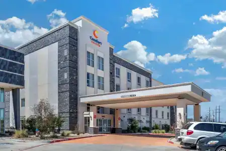 Comfort Suites - University - 0